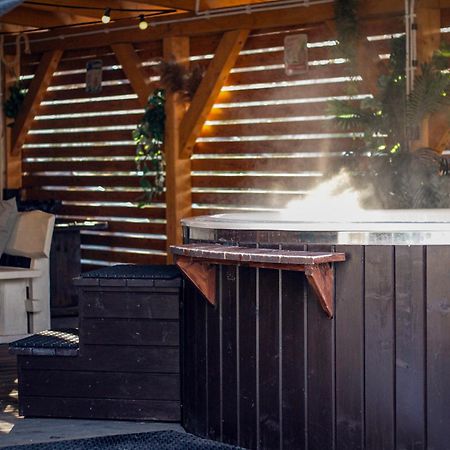 Aloha Glamp - Okragle Domki Przy Rzece - Balia I Sauna - Energylandia Zagornik Rum bild