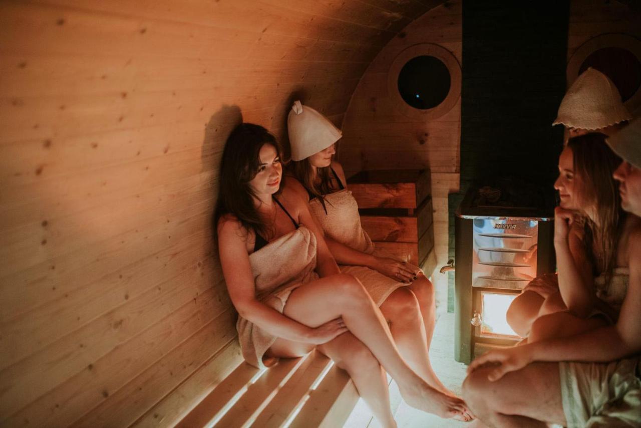 Aloha Glamp - Okragle Domki Przy Rzece - Balia I Sauna - Energylandia Zagornik Exteriör bild