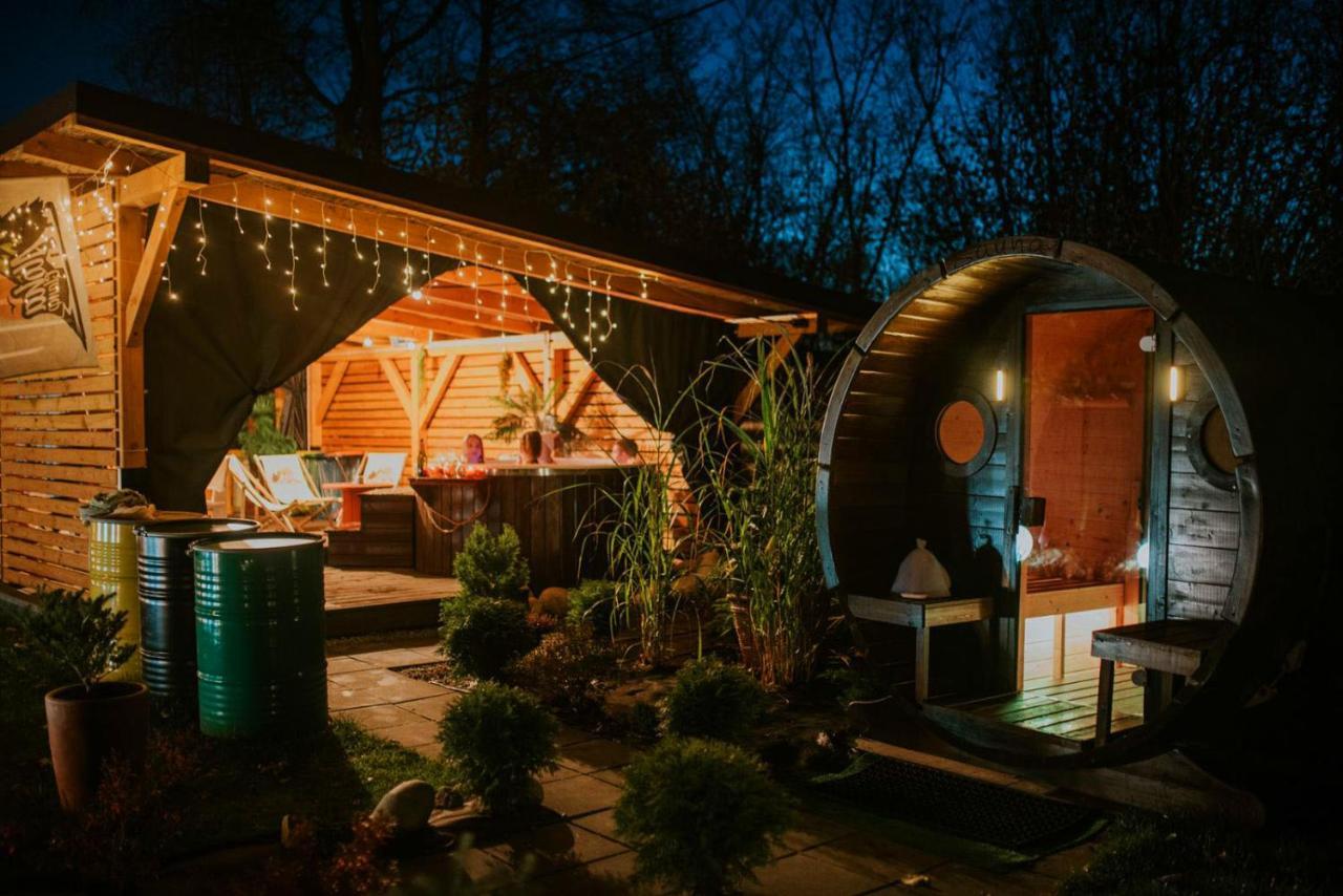 Aloha Glamp - Okragle Domki Przy Rzece - Balia I Sauna - Energylandia Zagornik Exteriör bild
