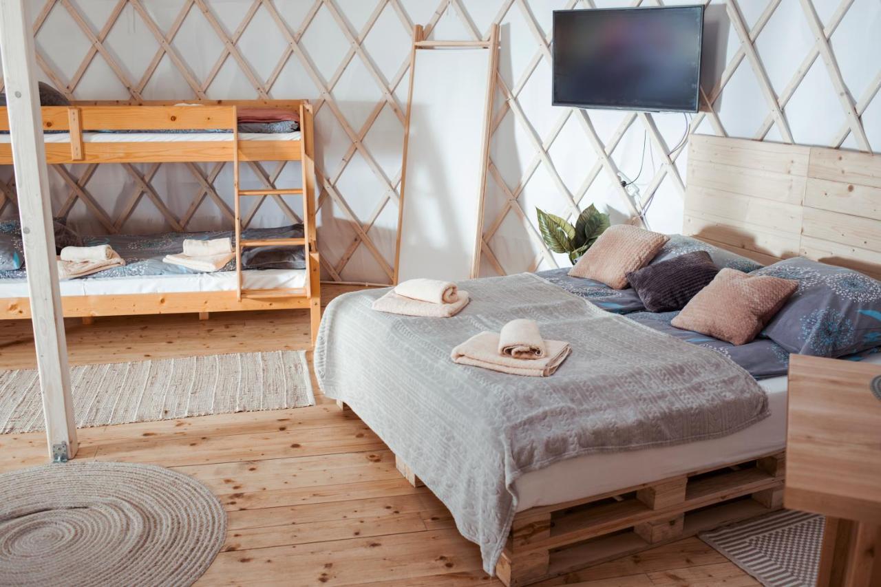 Aloha Glamp - Okragle Domki Przy Rzece - Balia I Sauna - Energylandia Zagornik Exteriör bild