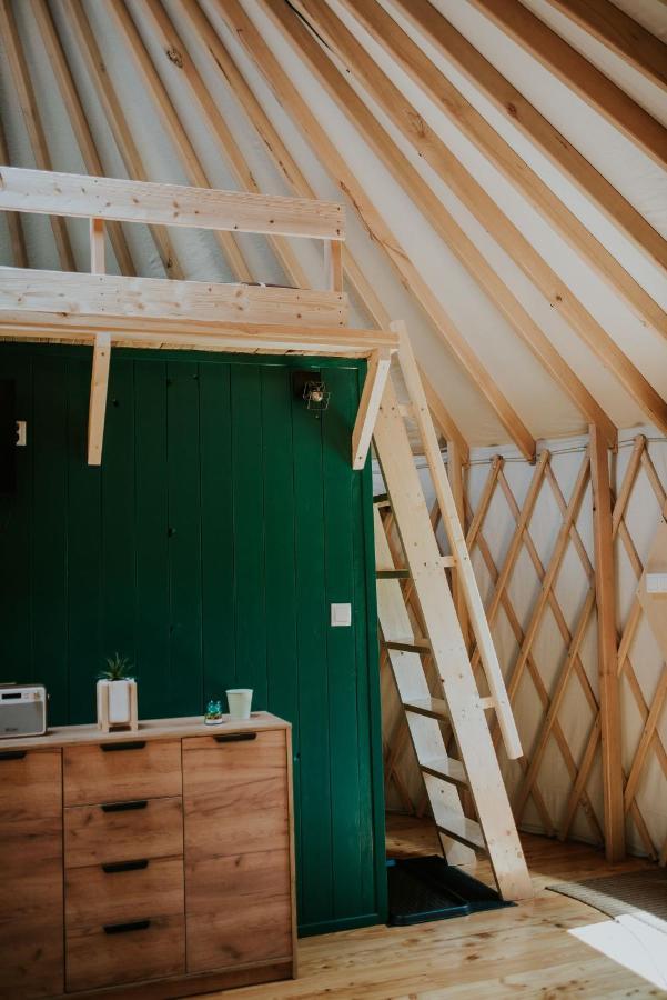 Aloha Glamp - Okragle Domki Przy Rzece - Balia I Sauna - Energylandia Zagornik Exteriör bild