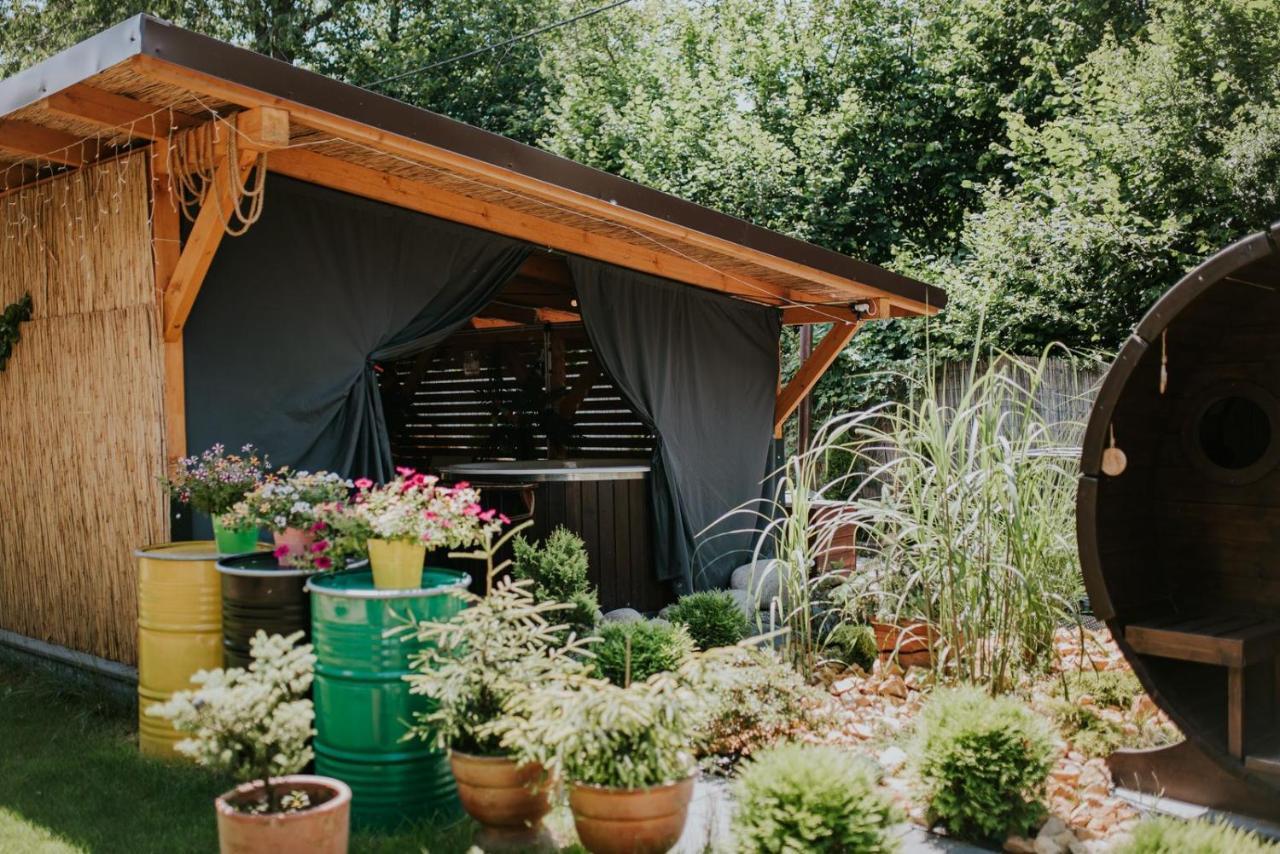 Aloha Glamp - Okragle Domki Przy Rzece - Balia I Sauna - Energylandia Zagornik Exteriör bild