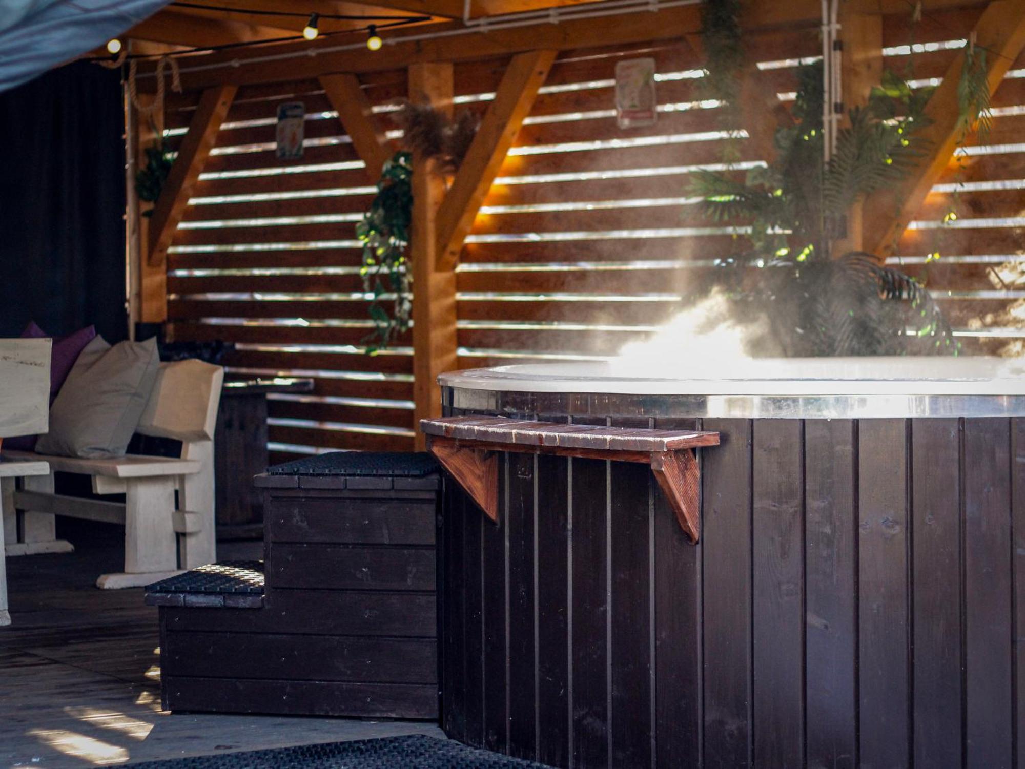 Aloha Glamp - Okragle Domki Przy Rzece - Balia I Sauna - Energylandia Zagornik Rum bild