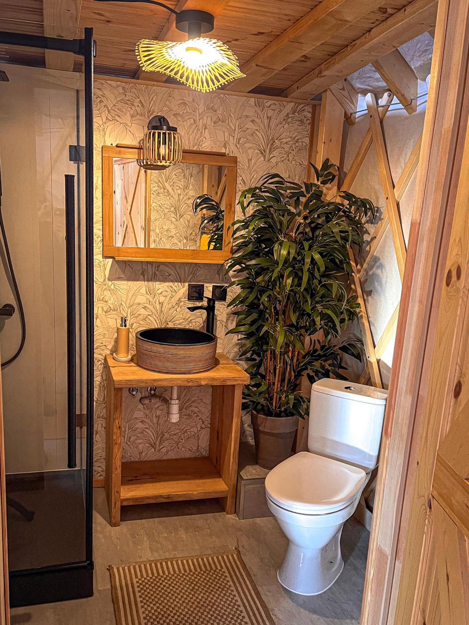 Aloha Glamp - Okragle Domki Przy Rzece - Balia I Sauna - Energylandia Zagornik Rum bild