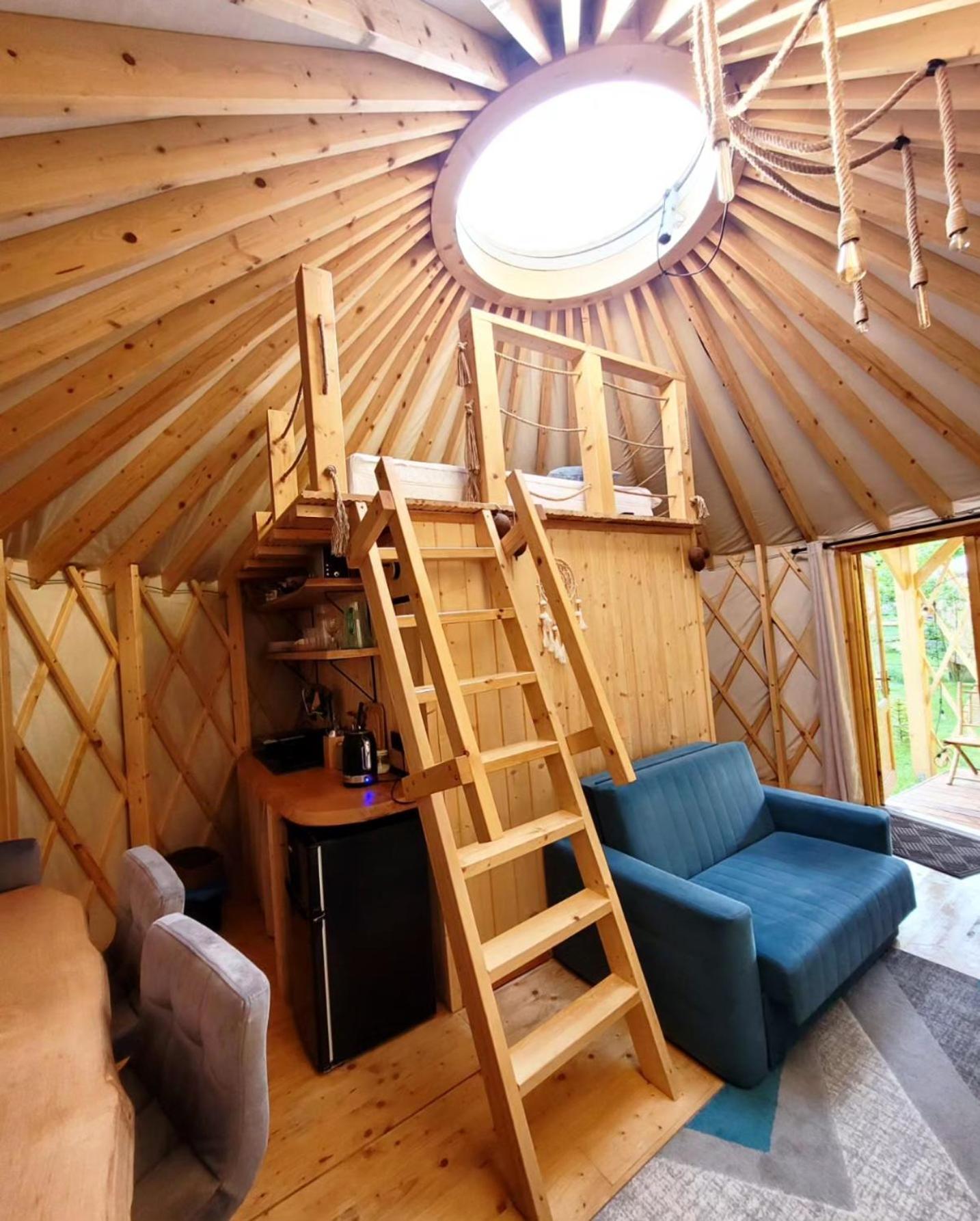 Aloha Glamp - Okragle Domki Przy Rzece - Balia I Sauna - Energylandia Zagornik Rum bild
