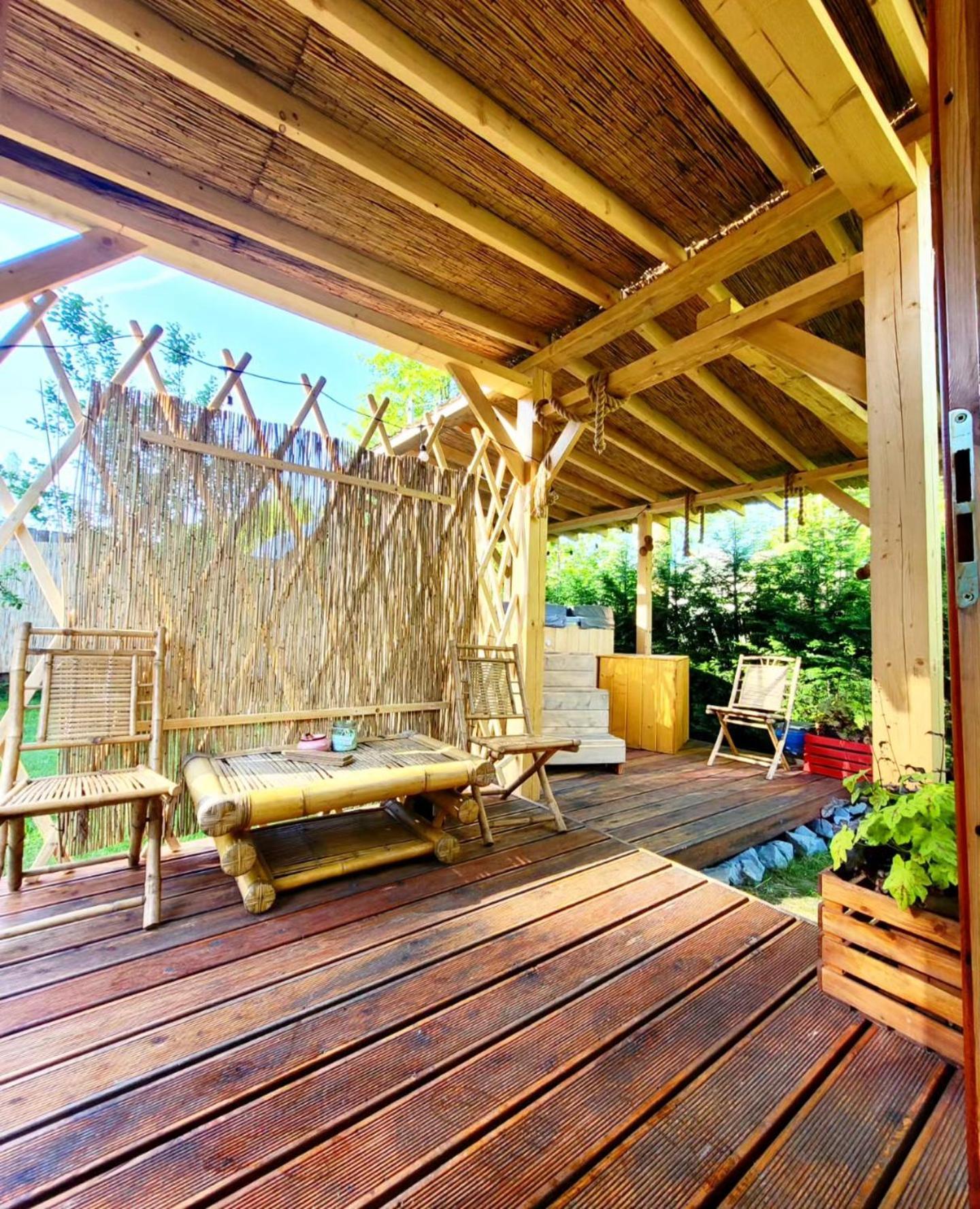 Aloha Glamp - Okragle Domki Przy Rzece - Balia I Sauna - Energylandia Zagornik Rum bild